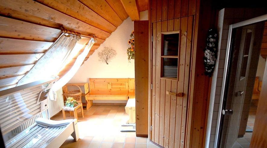 C4 Albmatte-Fewo Sauna, Hallenbad Aussenbecken Massagen Nebenan Menzenschwand-Hinterdorf Eksteriør billede